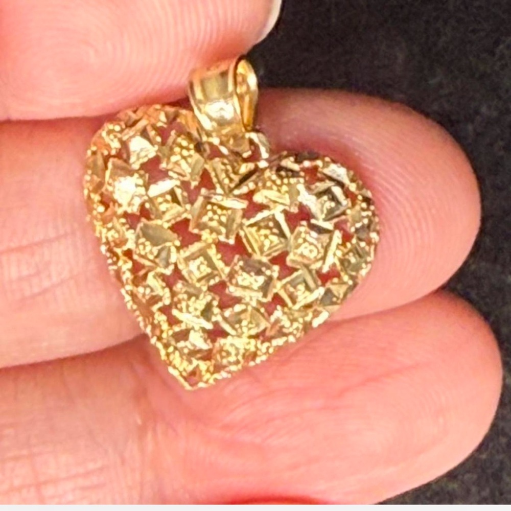 10K Gold Puffy Heart Textured Heart Pendant